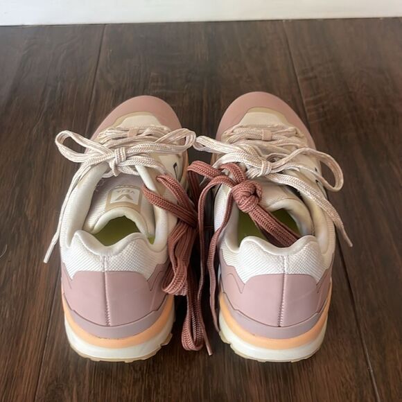 NWT VEJA Fritz Roy Sneakers - Picture 6 of 9